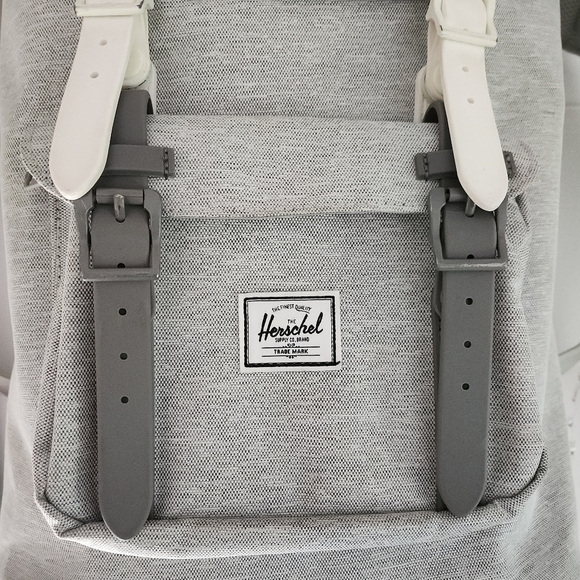 HERSCHEL Little America Backpack grey - Picture 11 of 17